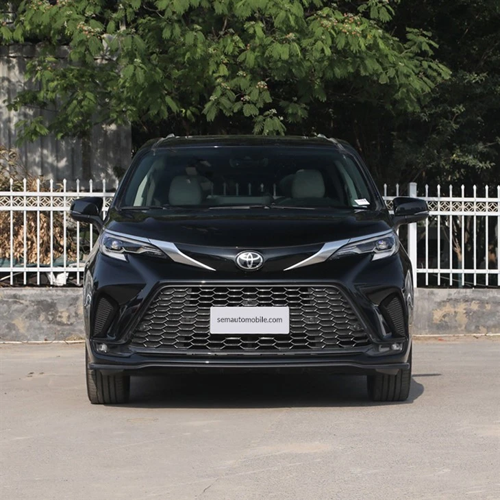 FAW Toyota Grevia Hybrid minivAN